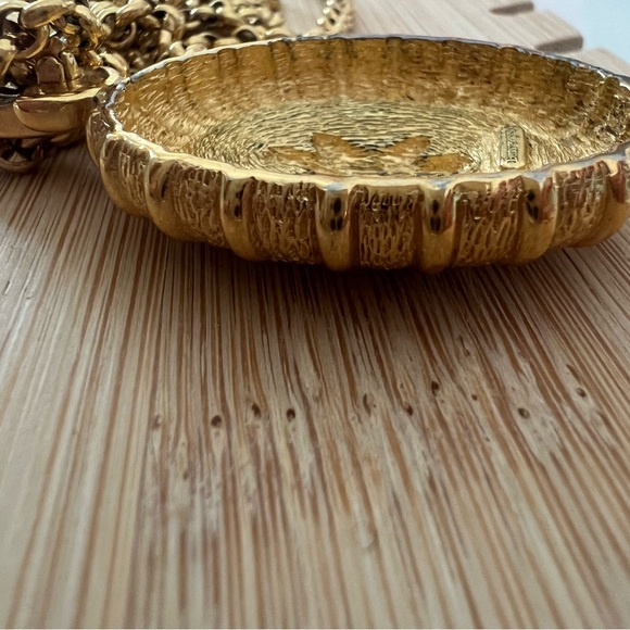 Vintage Burberry Necklace Pendant Pearl Enhancer with Chain Green Enamel Gold - Picture 13 of 13